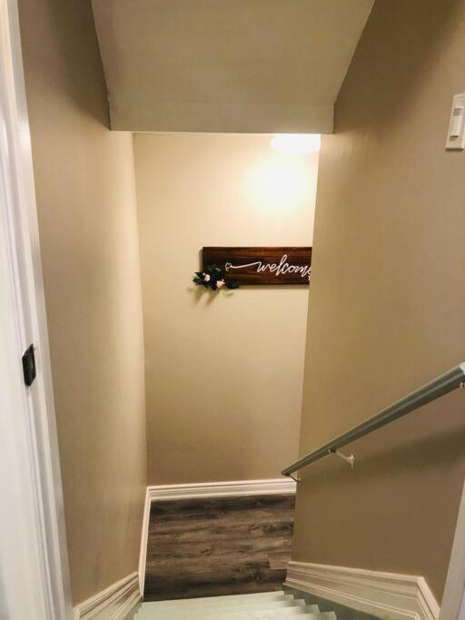 Entire Basement With 3 Bedrooms شلالات نياغارا المظهر الخارجي الصورة