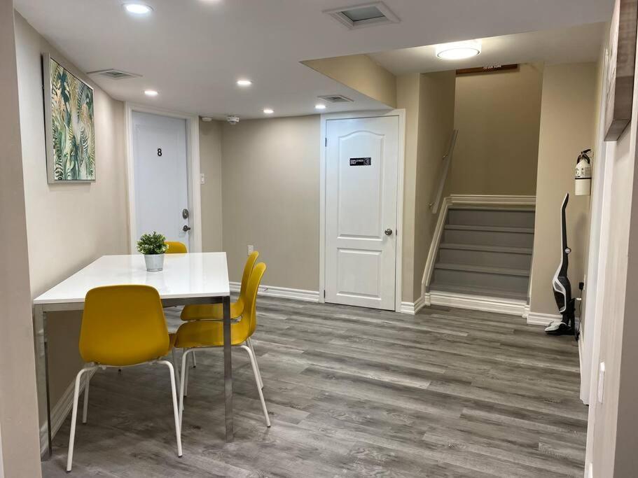 Entire Basement With 3 Bedrooms شلالات نياغارا المظهر الخارجي الصورة